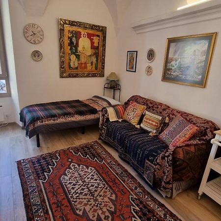 Beautifully Restored Romantic Apartment In The Centre Of Historic Dolcedo Luaran gambar