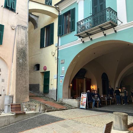 Beautifully Restored Romantic Apartment In The Centre Of Historic Dolcedo Luaran gambar