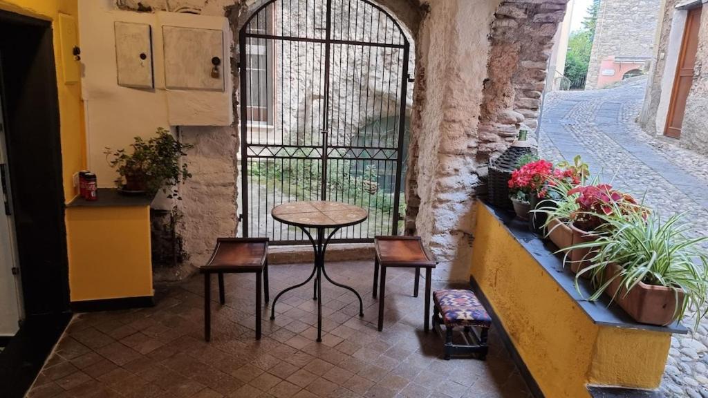 Beautifully Restored Romantic Apartment In The Centre Of Historic Dolcedo Luaran gambar
