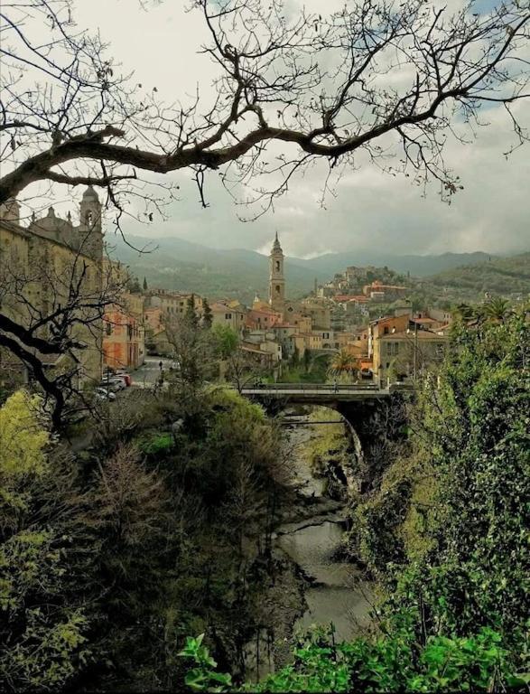 Beautifully Restored Romantic Apartment In The Centre Of Historic Dolcedo Luaran gambar