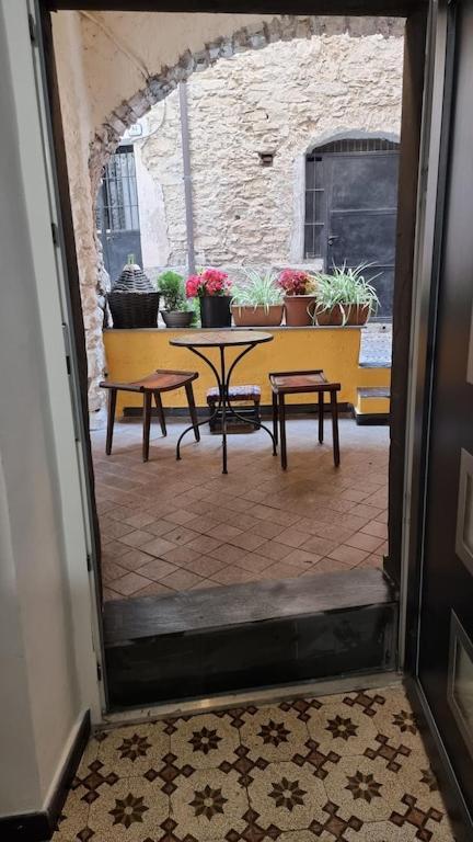 Beautifully Restored Romantic Apartment In The Centre Of Historic Dolcedo Luaran gambar