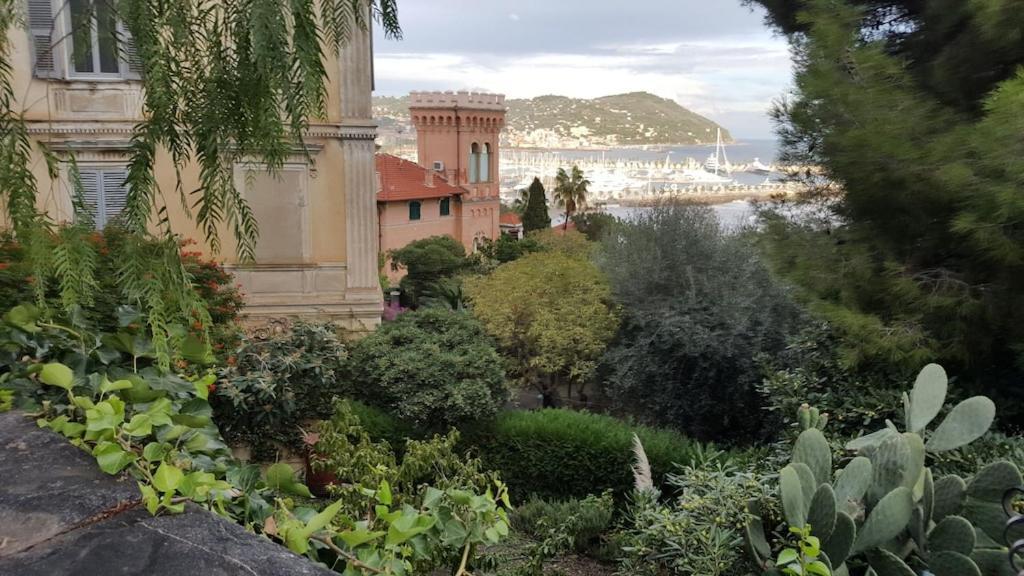 Beautifully Restored Romantic Apartment In The Centre Of Historic Dolcedo Luaran gambar