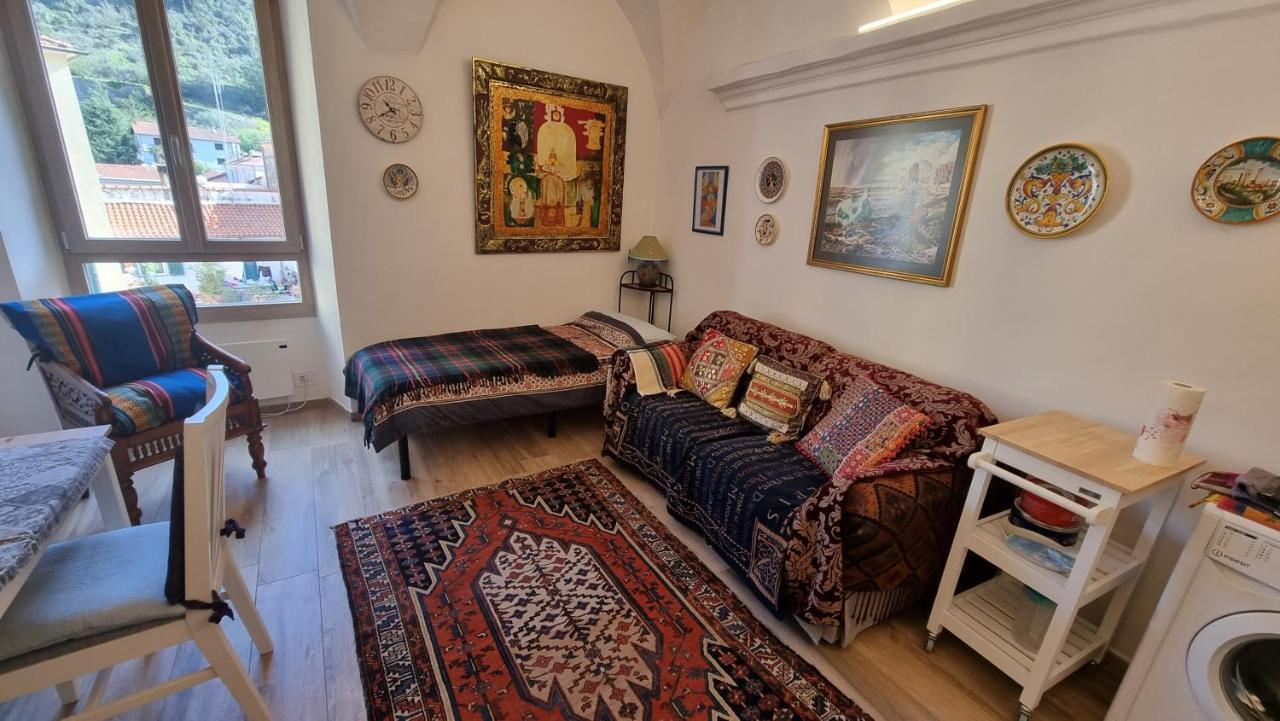 Beautifully Restored Romantic Apartment In The Centre Of Historic Dolcedo Luaran gambar